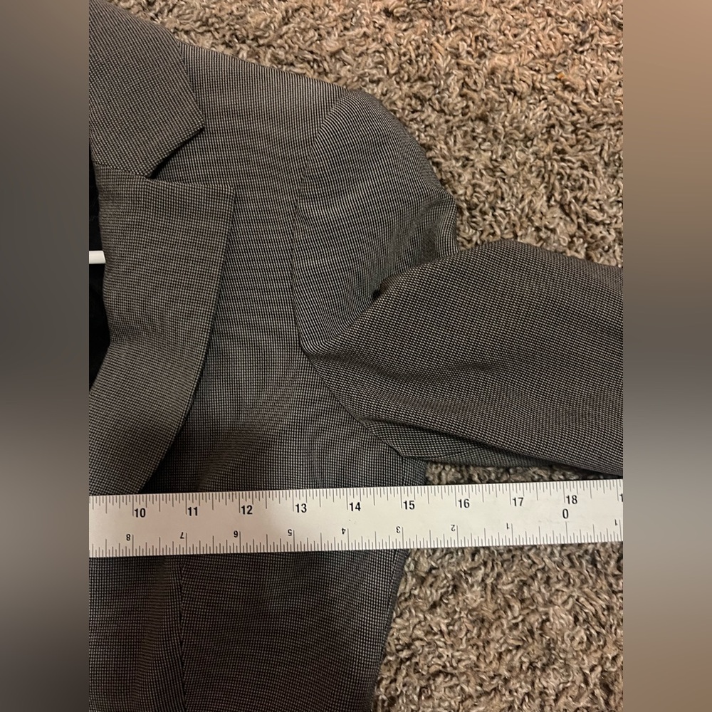 Emporio Armani Women's Size Small Italian 36 Gray Blazer Jacket Padded Shoulders - Picture 6 of 6